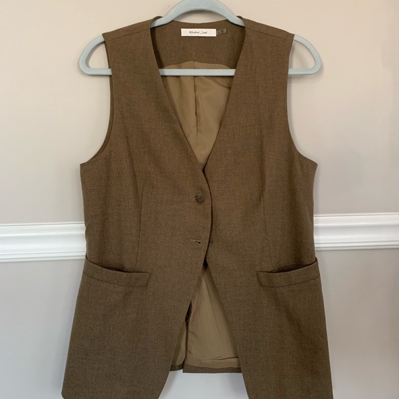Mustard Seed Taupe Sleeveless Tailored Vest - Picture 2 of 5
